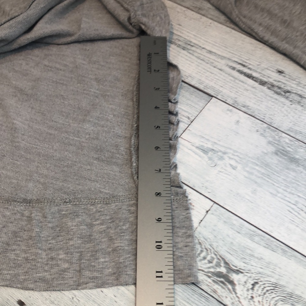 14th & Union Side Ruffle Gray Sweatshirt Small - Picture 8 of 9